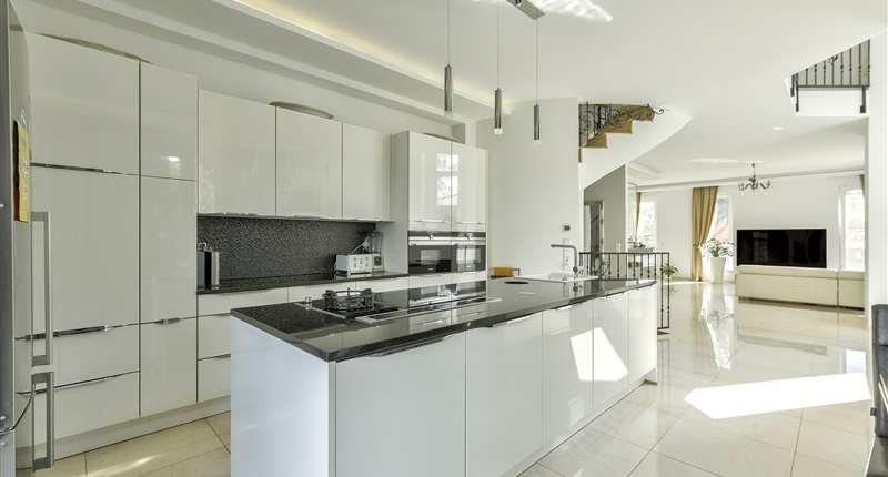 Optimized by JPEGmini 3.18.9.220874607-AV 0xb1077221